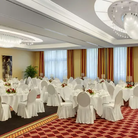 Steigenberger De Saxe 5* Drážďany